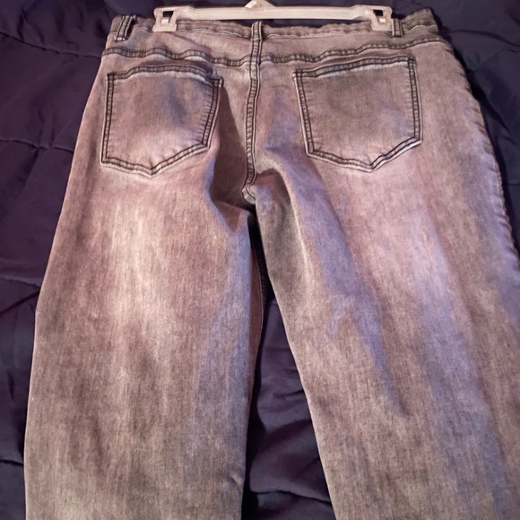 Jeans - Picture 2 of 2